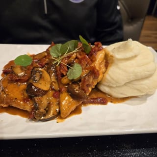 CHICKEN MARSALA